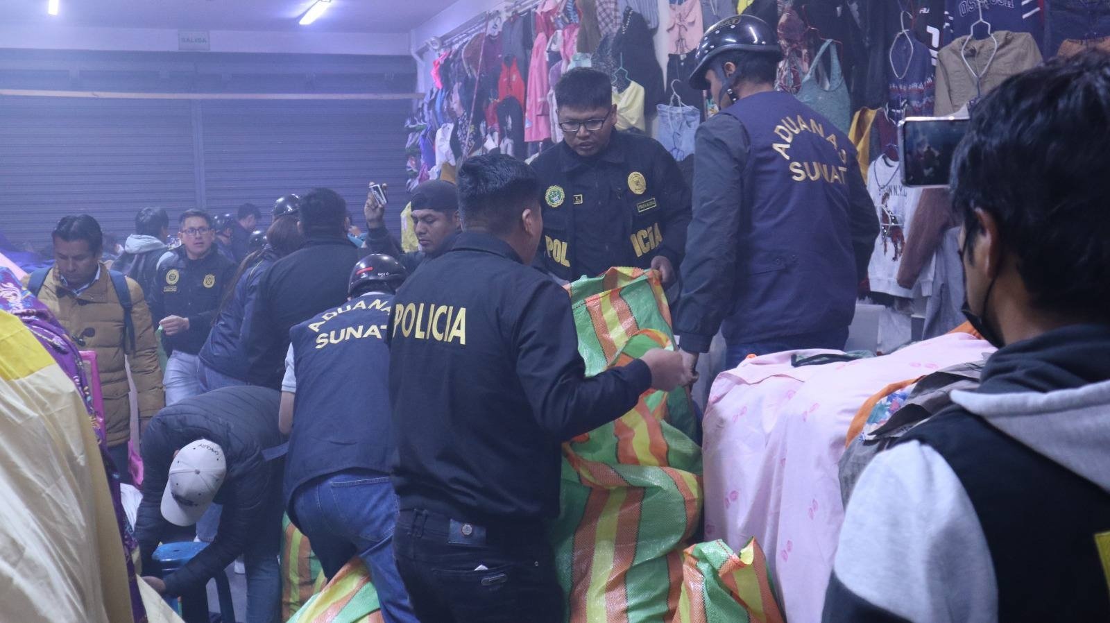 Fiscalía incauta 15 toneladas de mercadería en operativo en el Avelino Cáceres