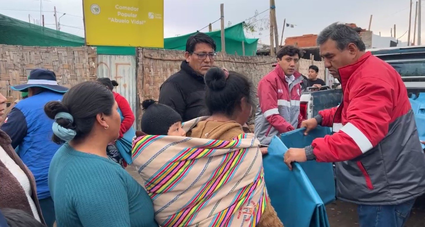 La Joya: Activan Brigada de Defensa Civil y entrega plásticos a familias vulnerables por lluvias