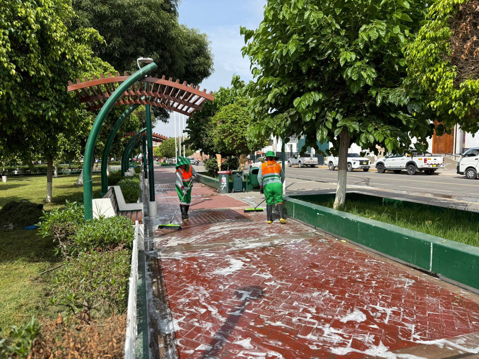 Realizan jornadas continuas de limpieza en espacios públicos de La Joya