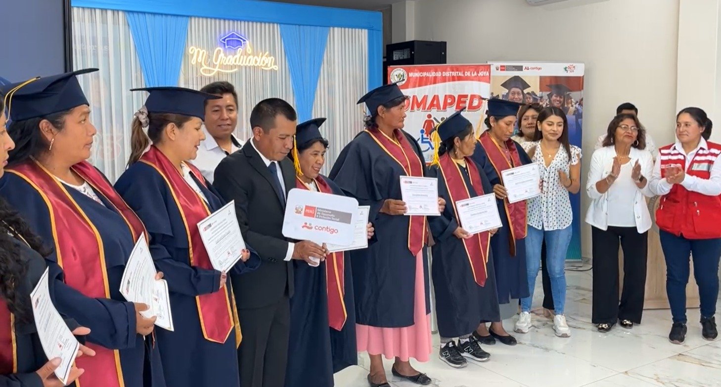 La Joya: Gradúan a cuidadores de personas con discapacidad en programa Contigo