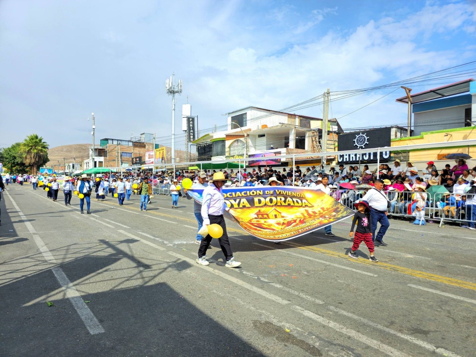 Más de 90 delegaciones participaron en el Corso Alegórico por el 74° aniversario de La Joya