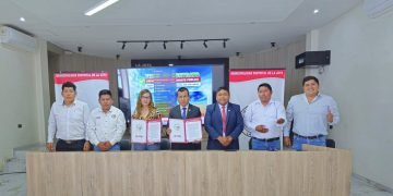 La Joya: Suscriben convenios para asfaltar dos pueblos en San Camilo y La Cano