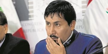 Sala Suprema anula sentencia contra Elmer Cáceres Llica por caso butacas