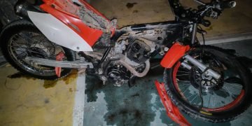 Motociclista herido tras choque frontal en la vía de penetración a La Joya