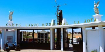 Preparativos en el Campo Santo por el Día de Todos los Santos
