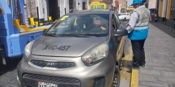 Municipalidad de Arequipa llevó al depósito 34 taxis informales durante operativos de control
