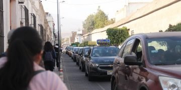 Plantean ordenanza para implementar códigos QR en taxis con Setare